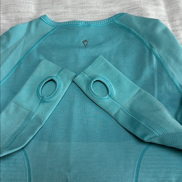 Ivivva by Lululemon Shirt Bundle - Picture 4 of 8